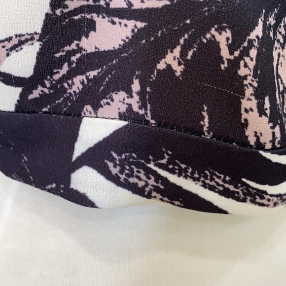 NWT Flying Tomato 🍅 Crop Top - Picture 9 of 10